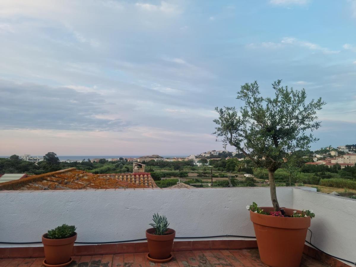 Amb Encant I Estil Mediterrani En Zona Tranquilla De Llanca I Amb Terrassa Exterior foto